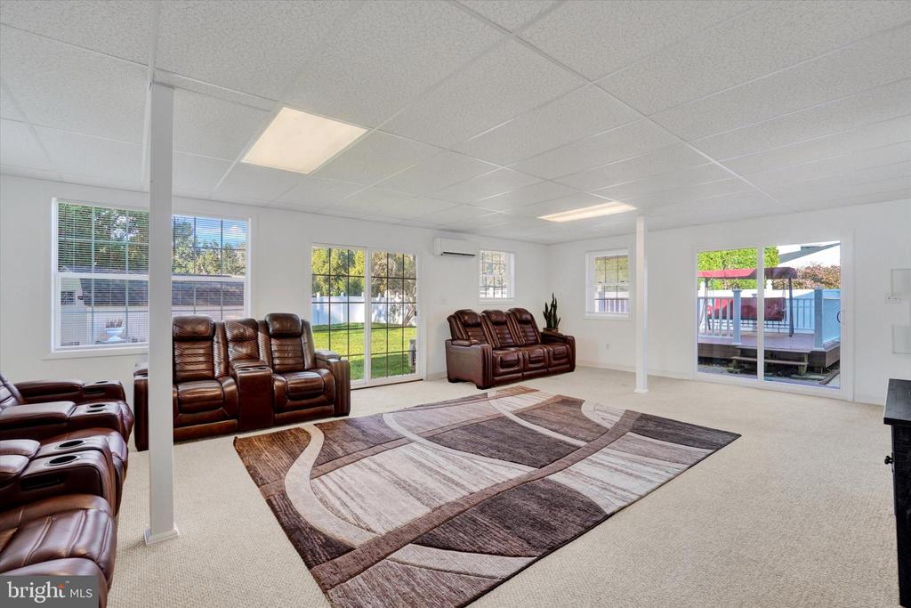 934 Raymee Dr