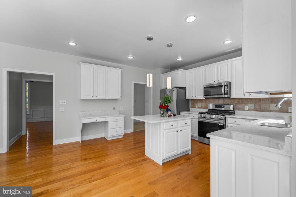 271 SQUIRE LANE
