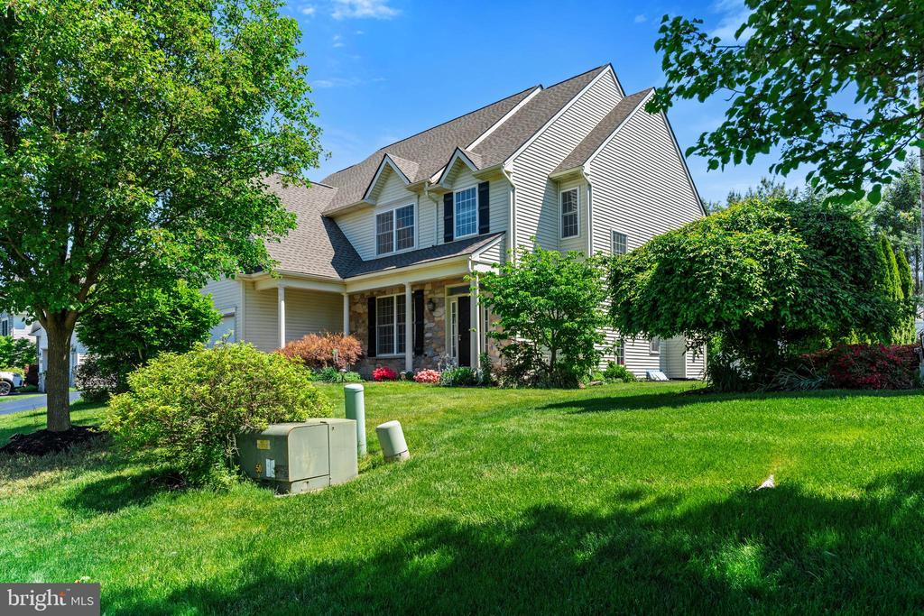271 SQUIRE LANE