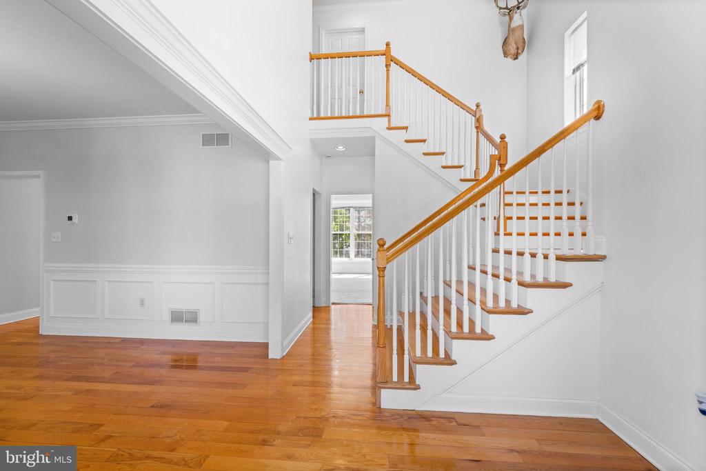 271 SQUIRE LANE