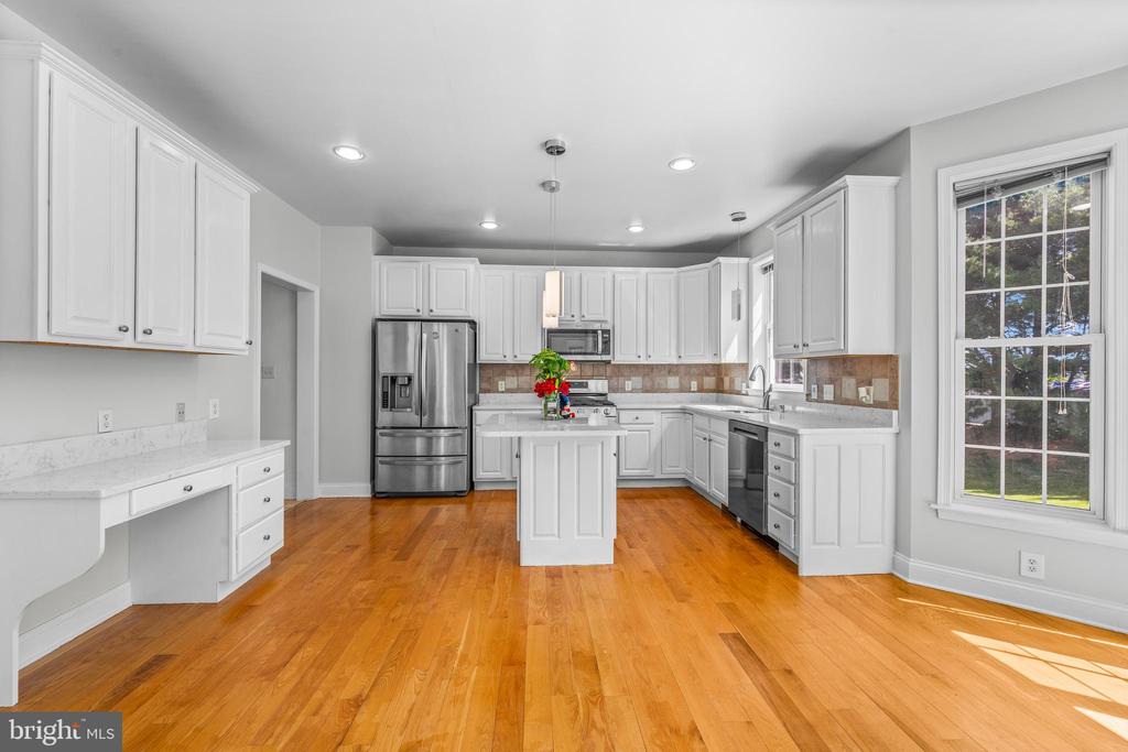 271 SQUIRE LANE