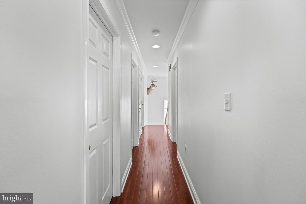 271 SQUIRE LANE