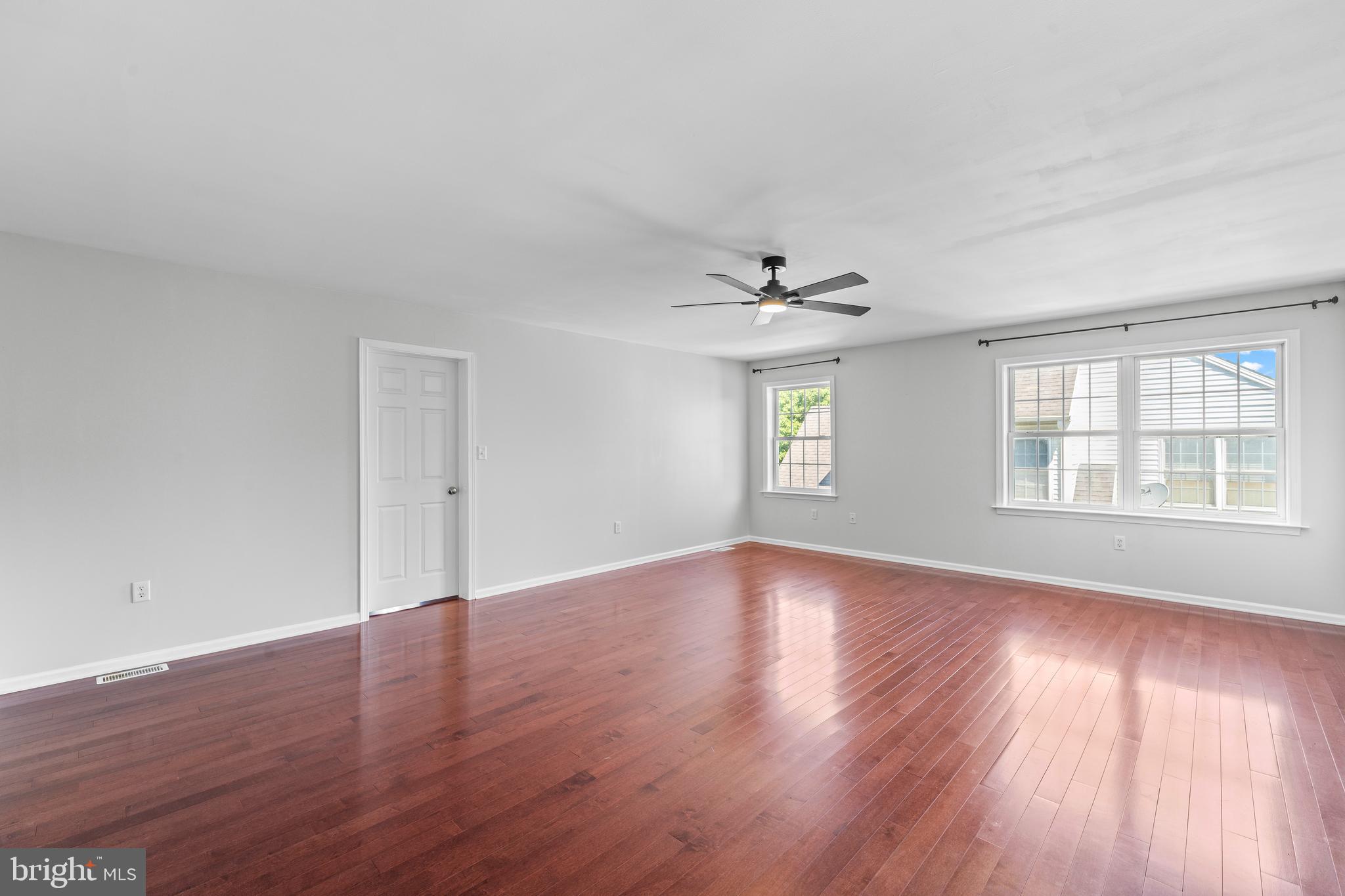 271 SQUIRE LANE