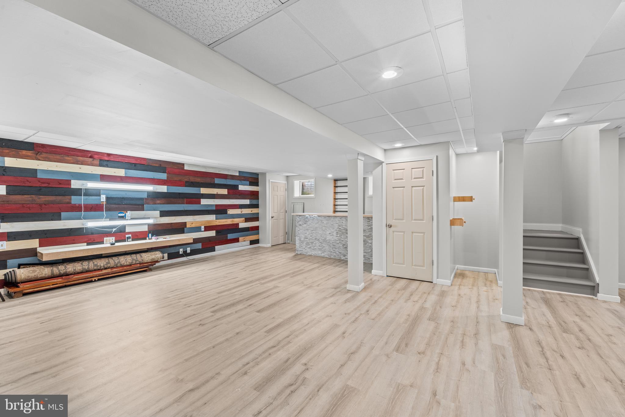 271 SQUIRE LANE