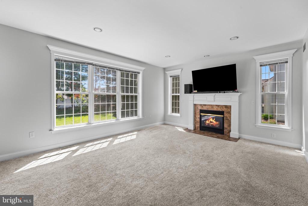 271 SQUIRE LANE