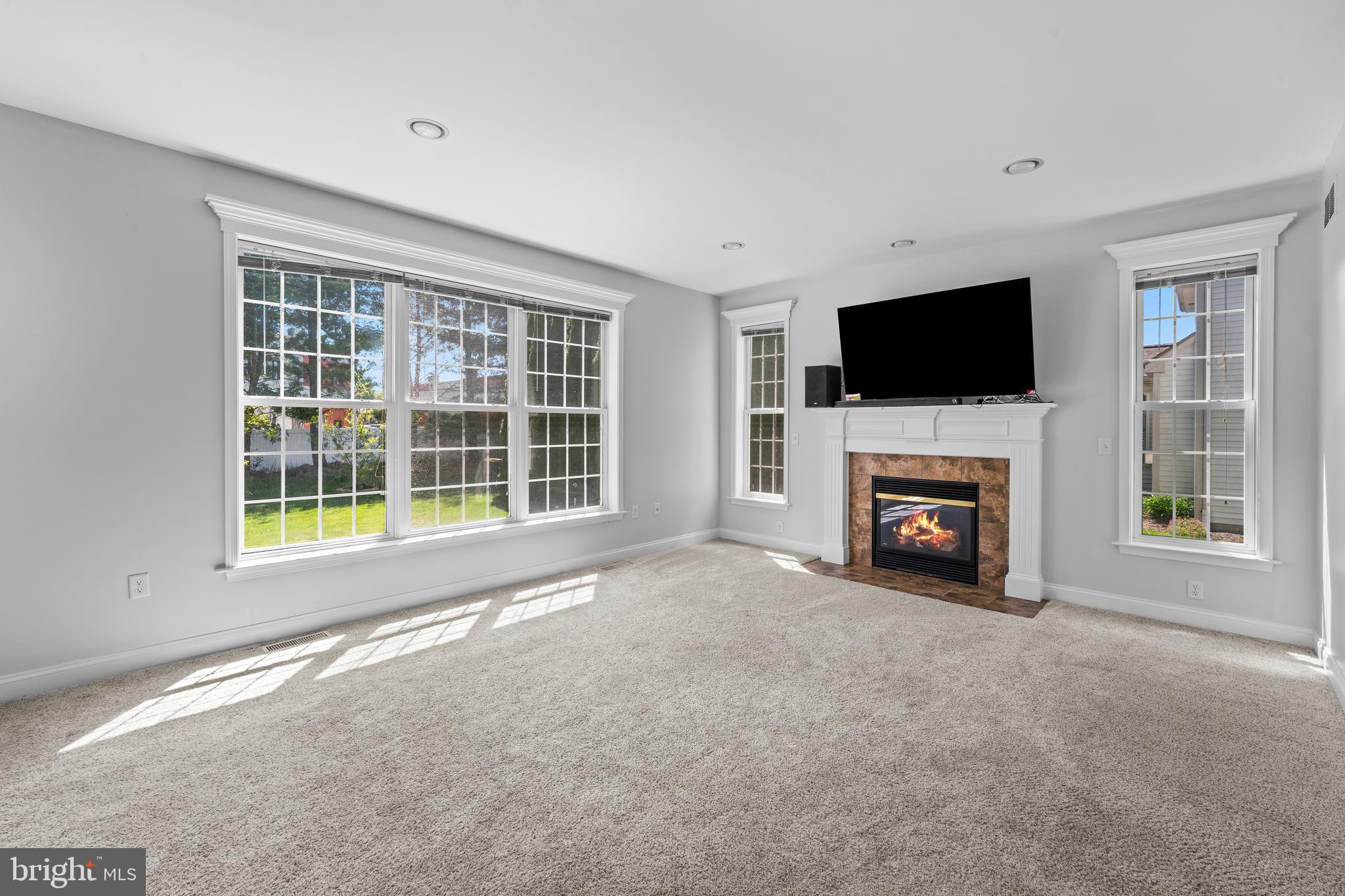 271 SQUIRE LANE
