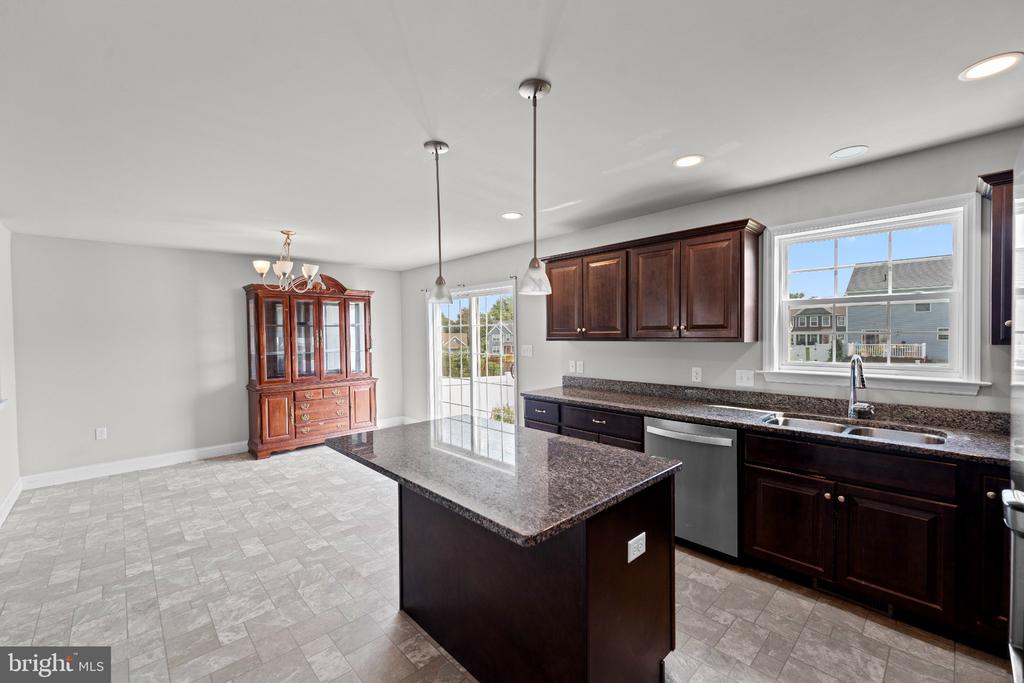 816 WESTBROOKE DRIVE