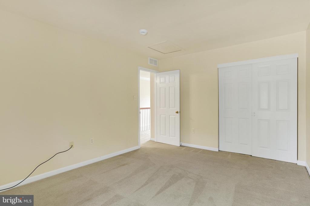 14 SWEETBRIAR LN L-0010