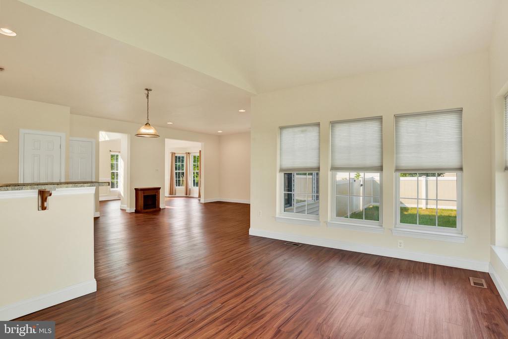 14 SWEETBRIAR LN L-0010