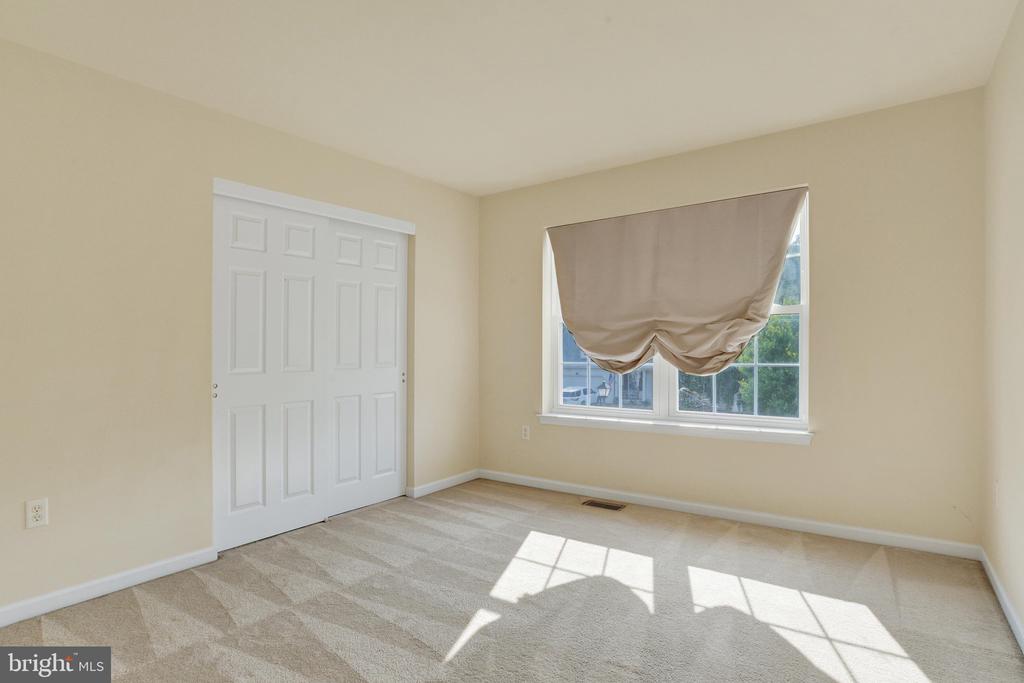 14 SWEETBRIAR LN L-0010