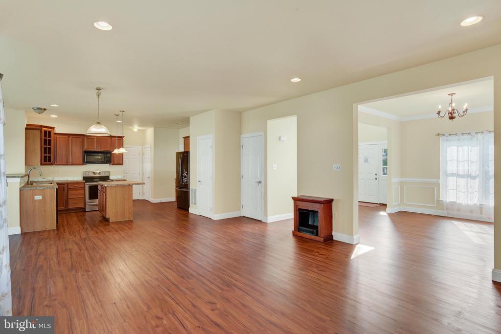 14 SWEETBRIAR LN L-0010