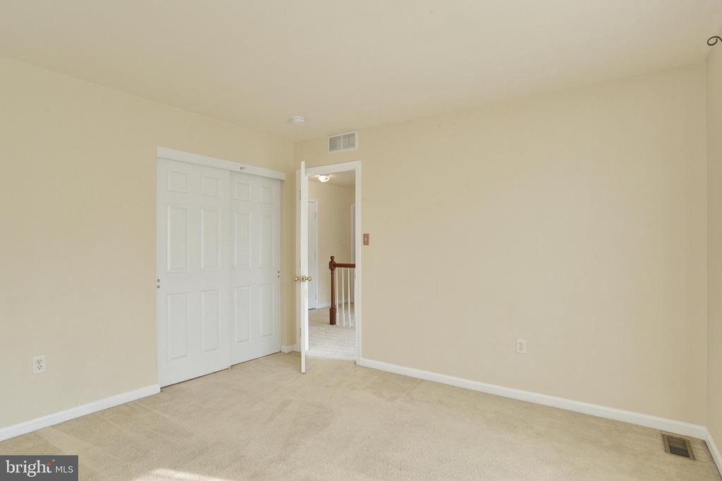 14 SWEETBRIAR LN L-0010
