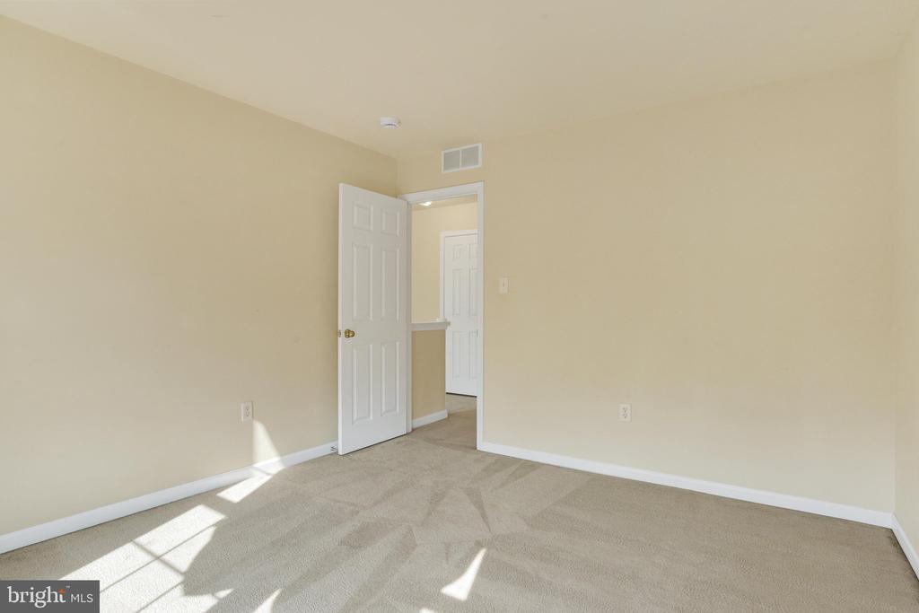 14 SWEETBRIAR LN L-0010