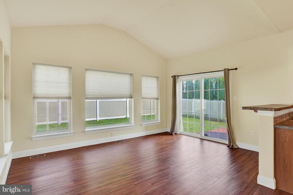 14 SWEETBRIAR LN L-0010