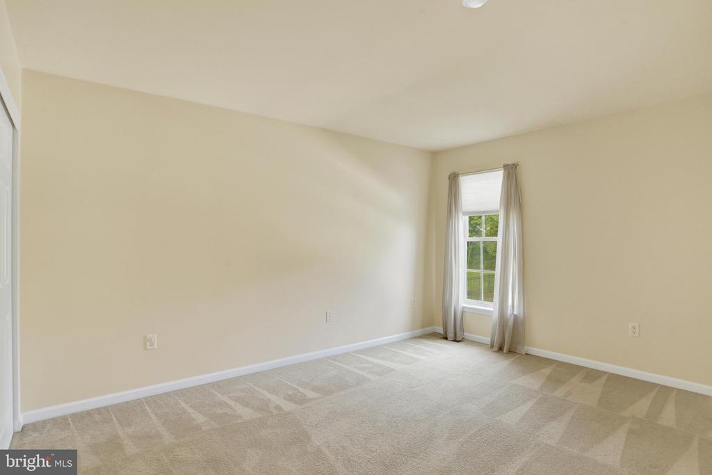 14 SWEETBRIAR LN L-0010