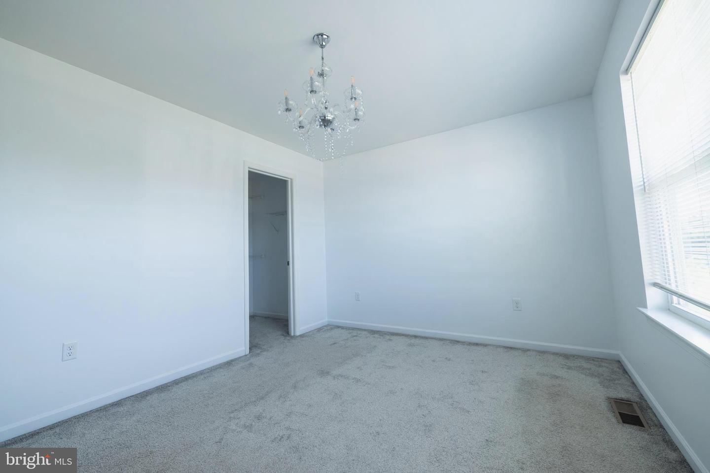 200 Rockville Blvd