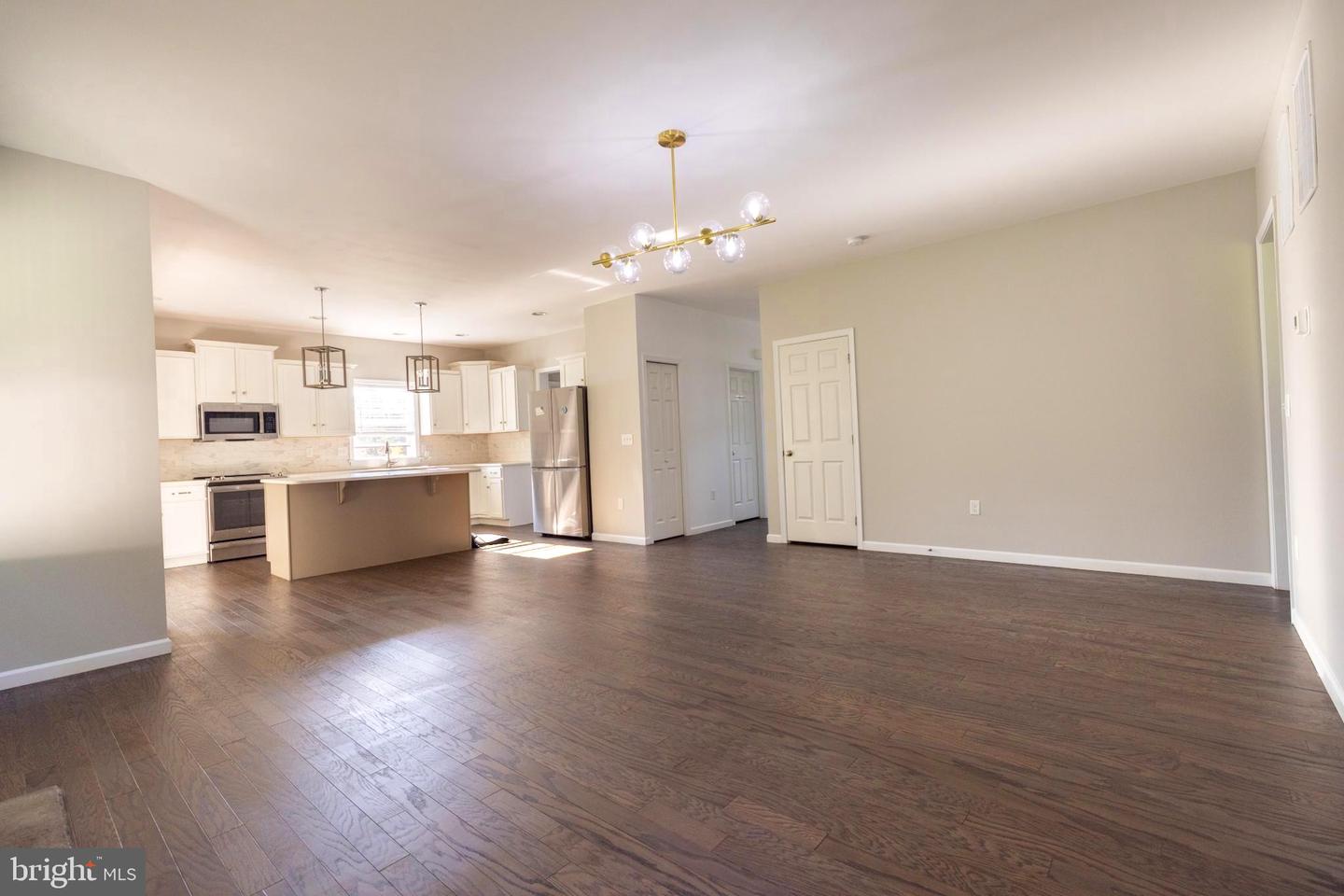 200 Rockville Blvd