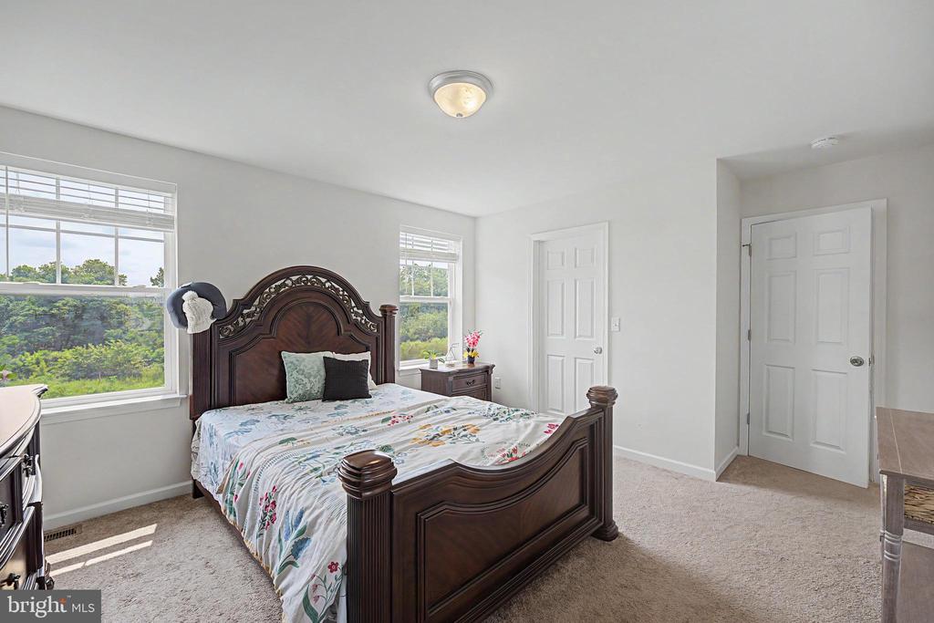 252 VALLEY VIEW CIRCLE
