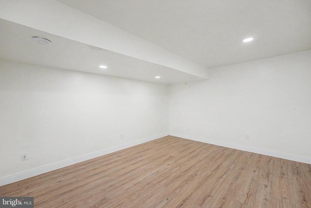 252 VALLEY VIEW CIRCLE