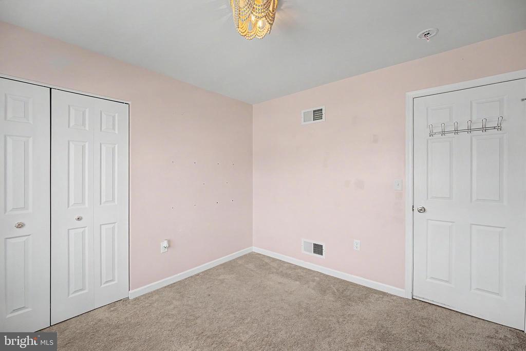 252 VALLEY VIEW CIRCLE