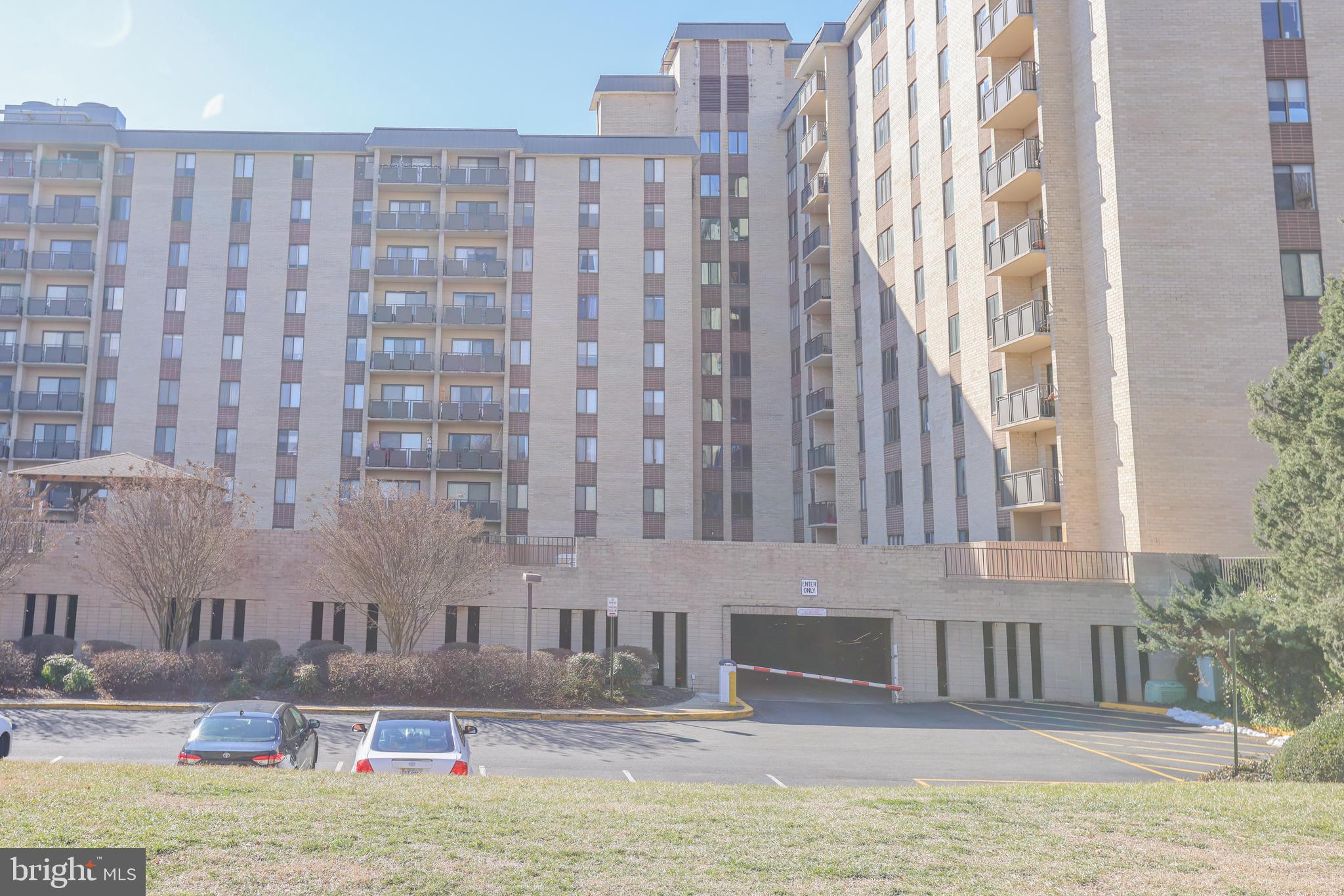 6001 Arlington Blvd #605