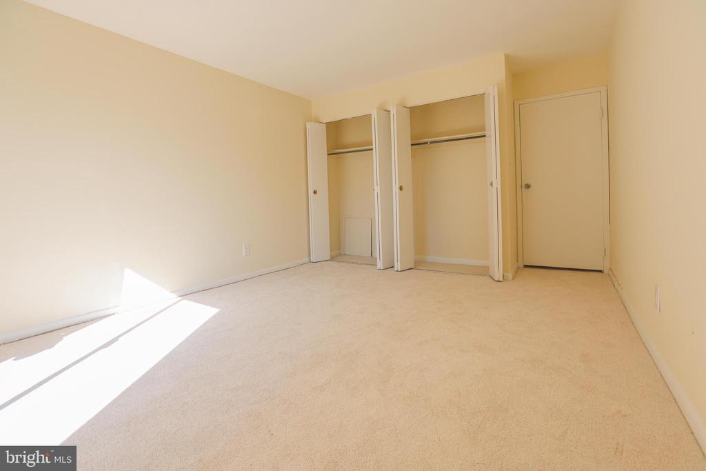 6001 Arlington Blvd #605
