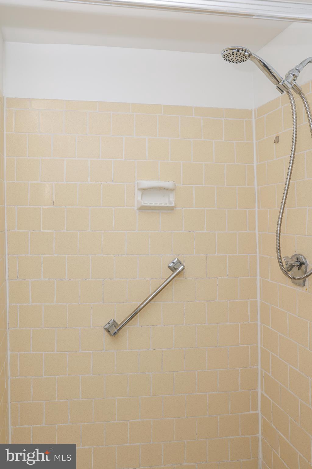 6001 Arlington Blvd #605