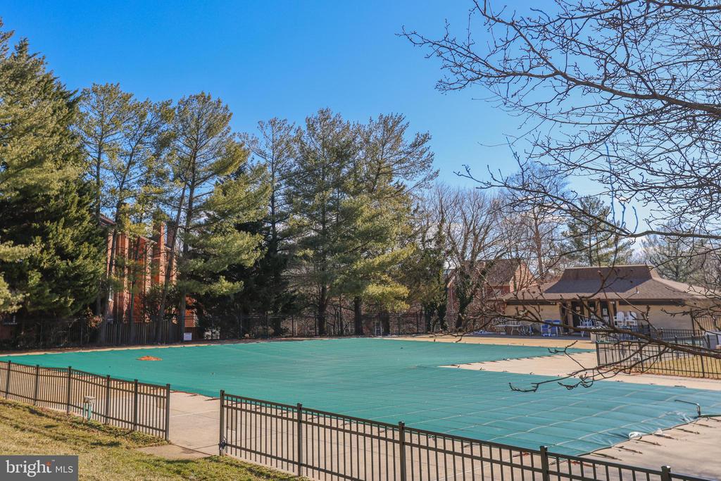 6001 Arlington Blvd #605