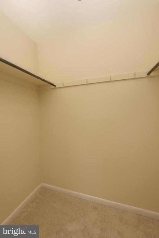 6001 Arlington Blvd #605