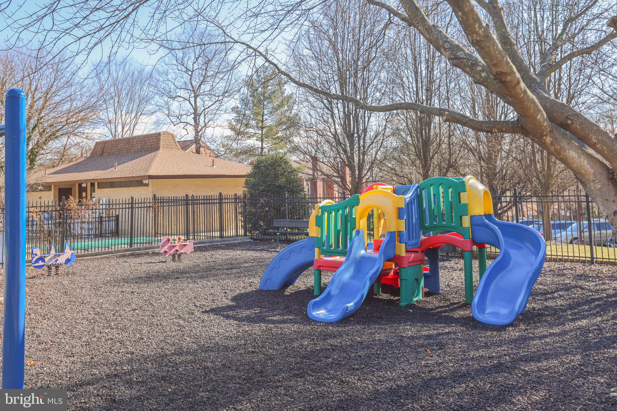 6001 Arlington Blvd #605