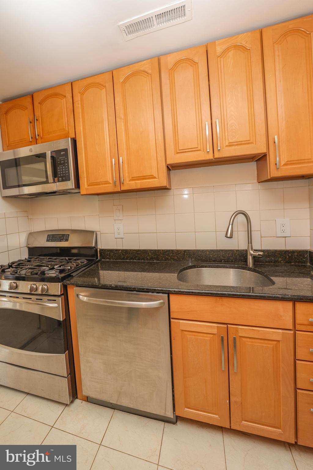 6001 Arlington Blvd #605