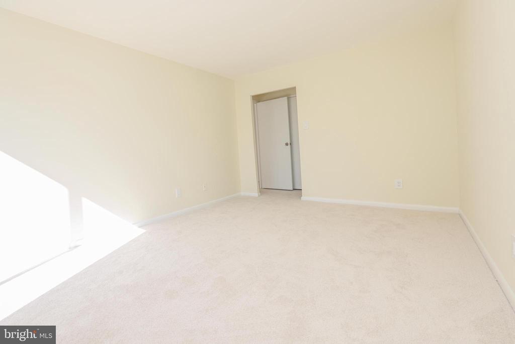 6001 Arlington Blvd #605