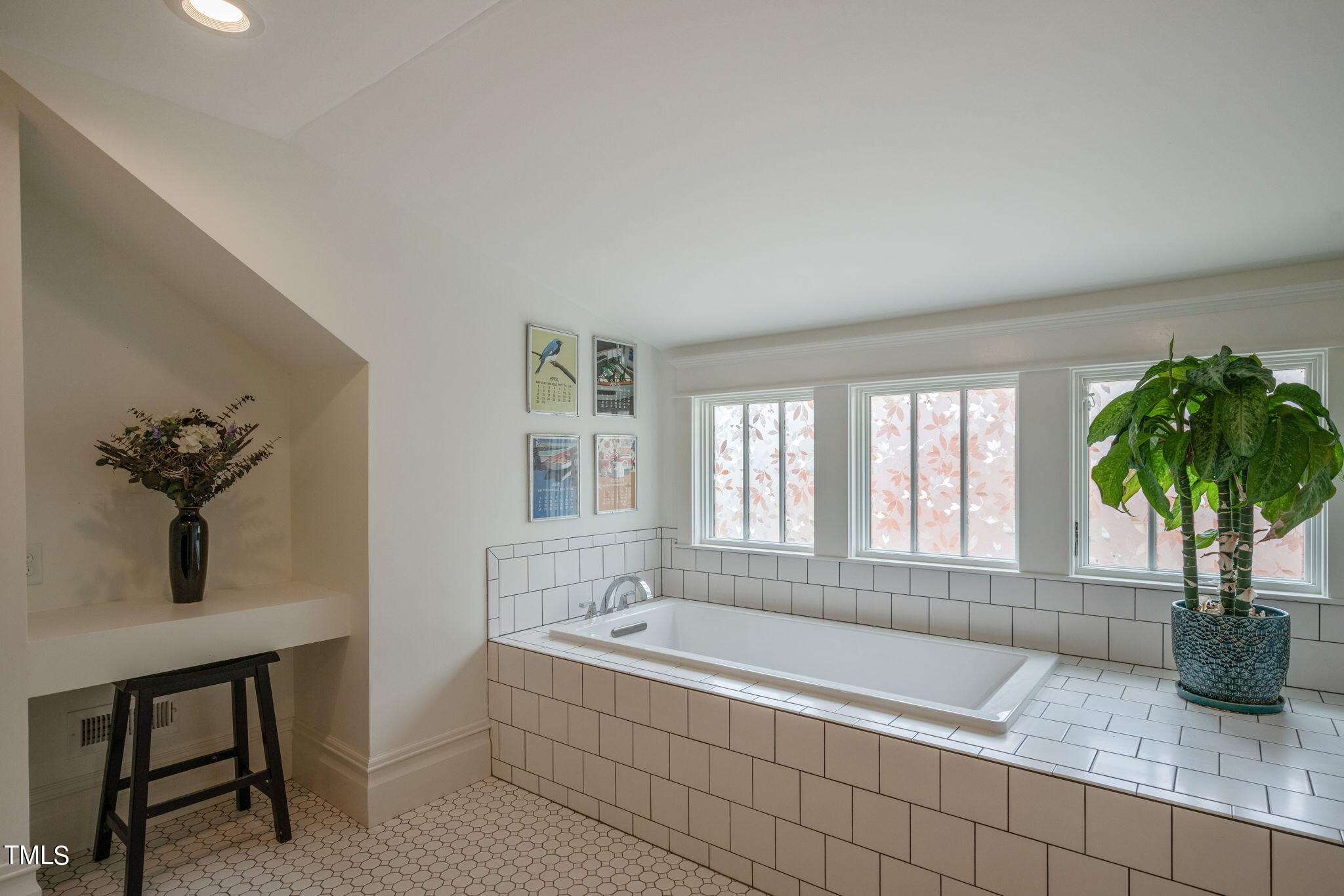 501 N Queen Street