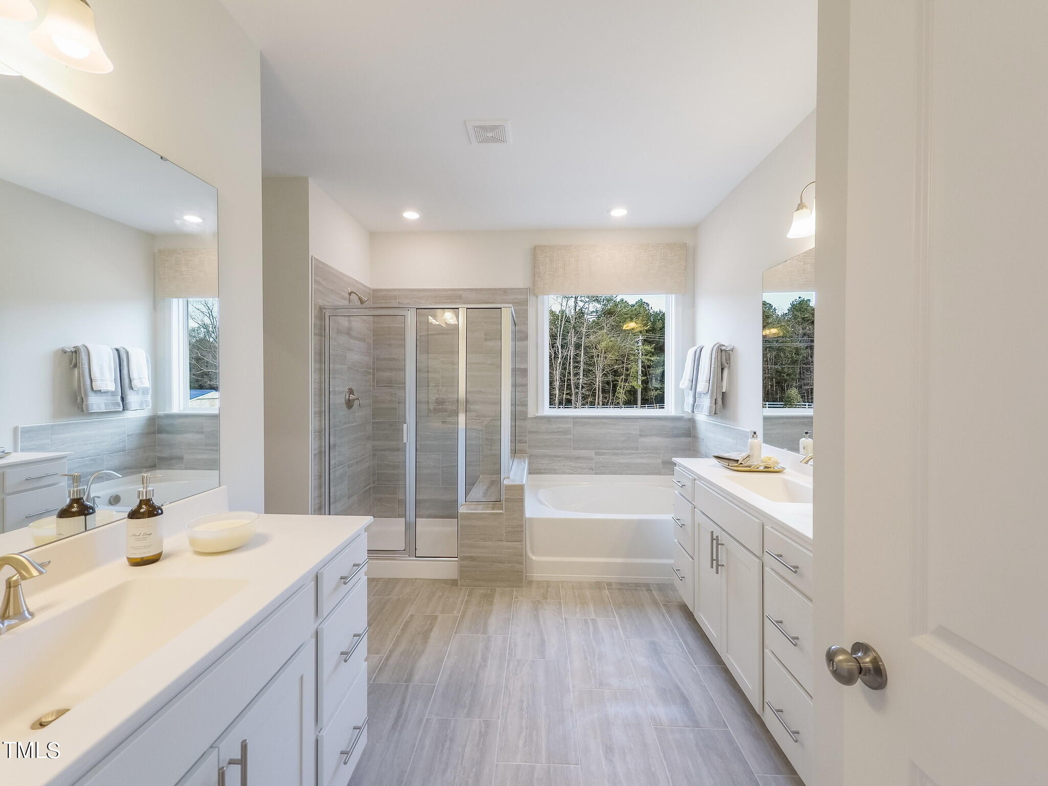 1228 Coral Cay Bend