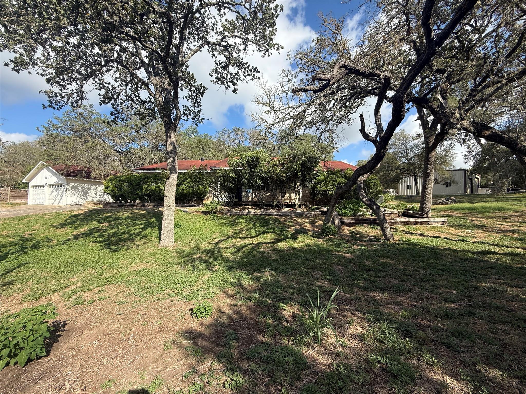 900 Dove DR