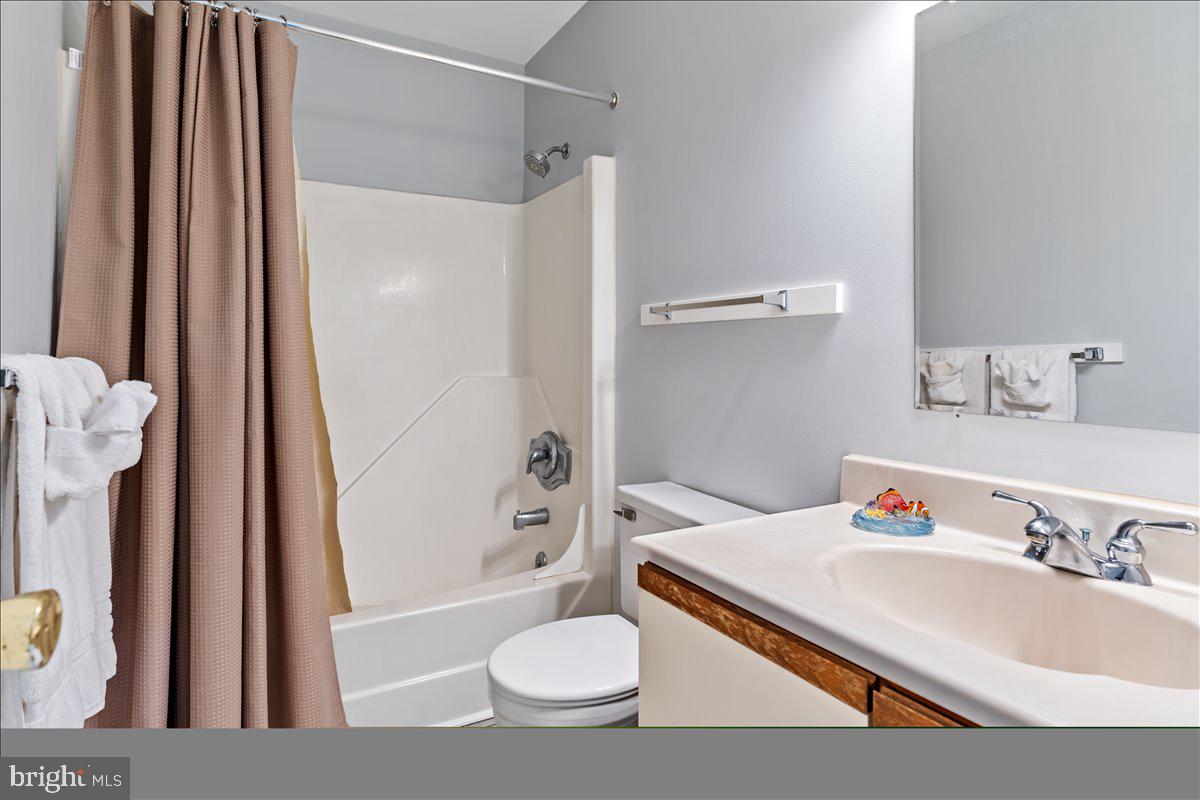 14409 LIGHTHOUSE AVENUE 6