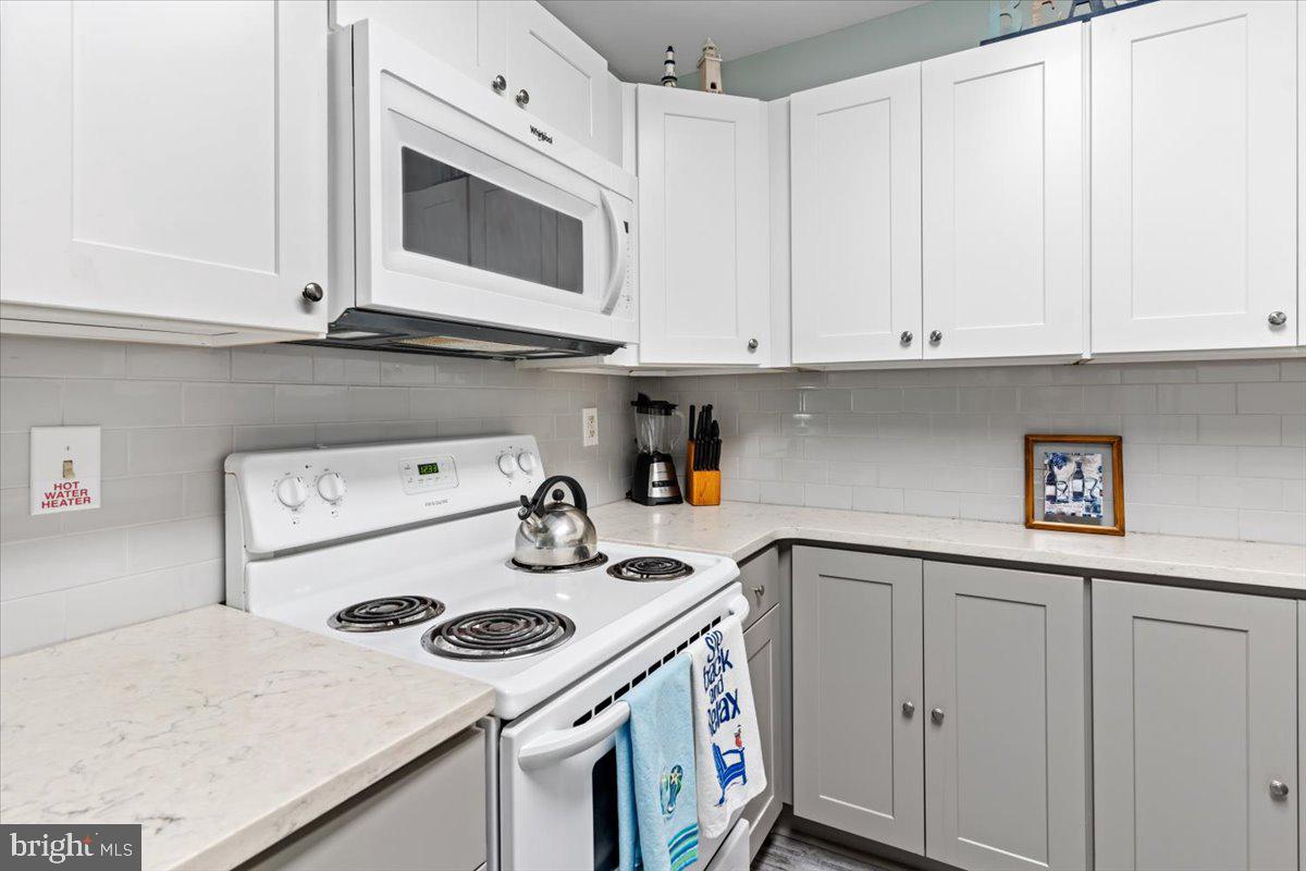 14409 LIGHTHOUSE AVENUE 6