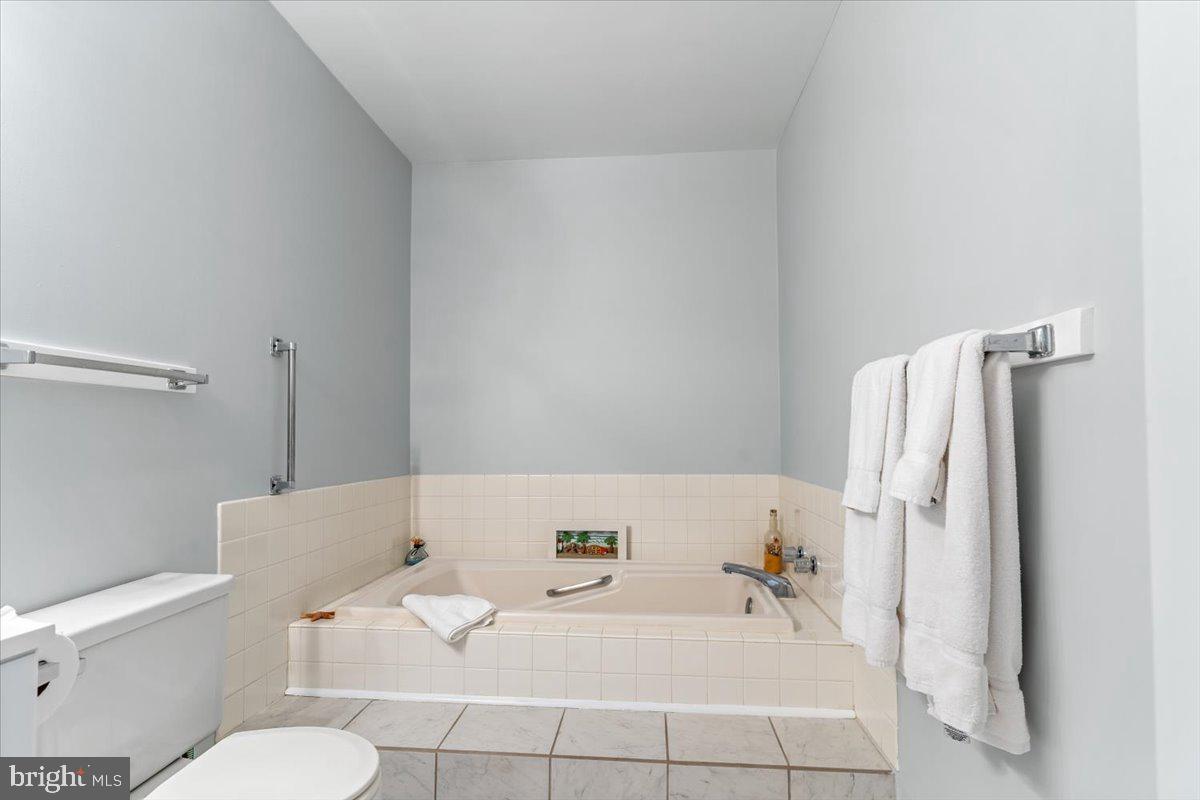 14409 LIGHTHOUSE AVENUE 6