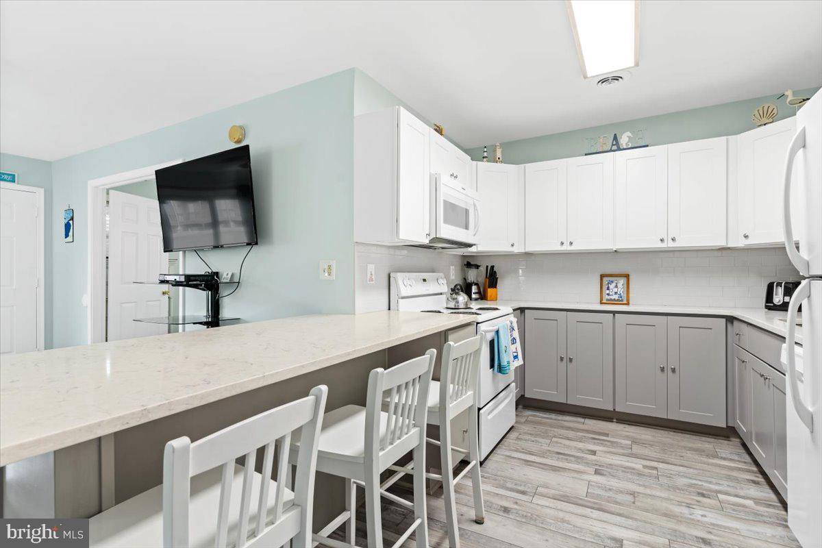 14409 LIGHTHOUSE AVENUE 6