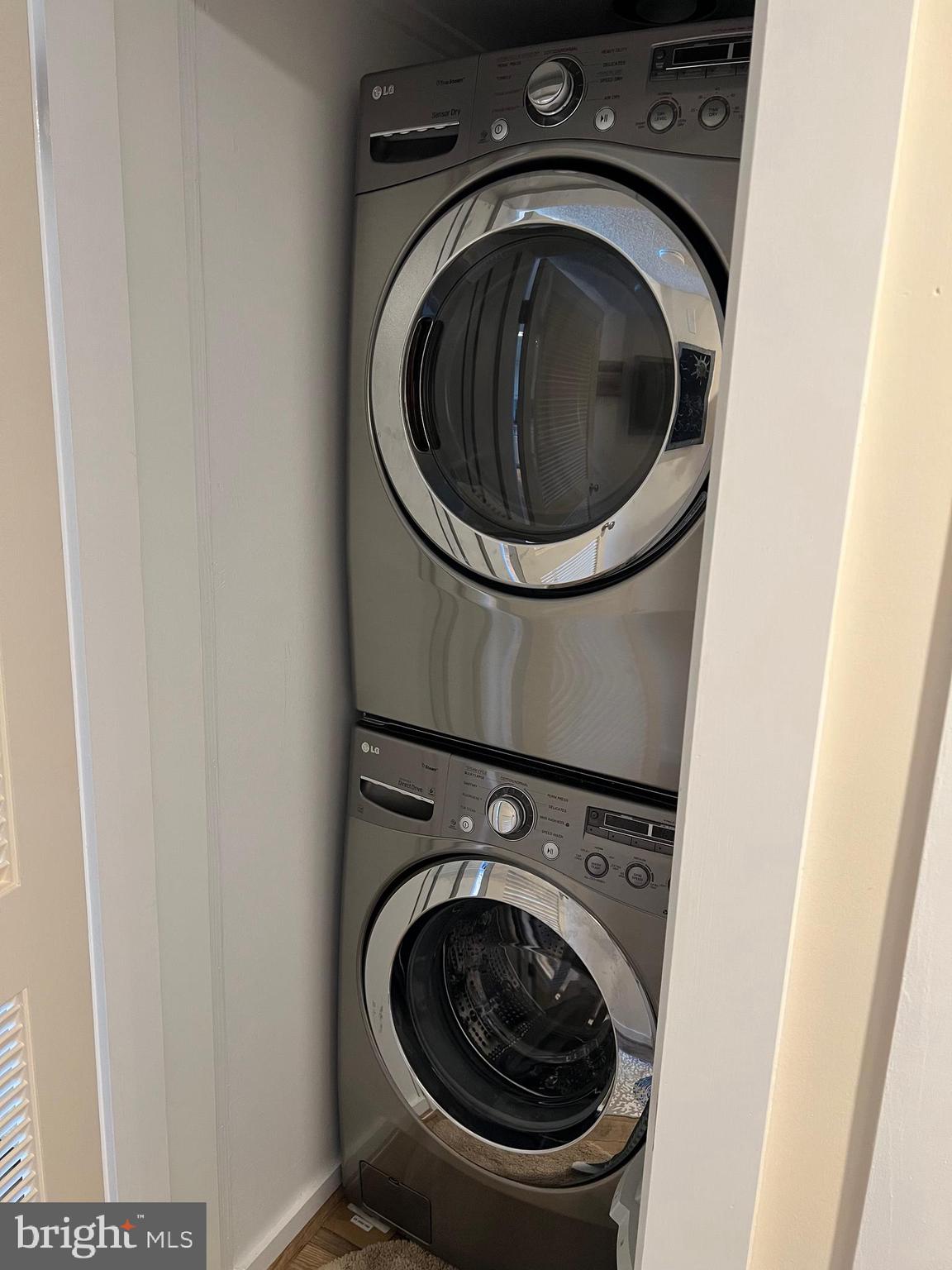 119 OLD LANDING ROAD 207F