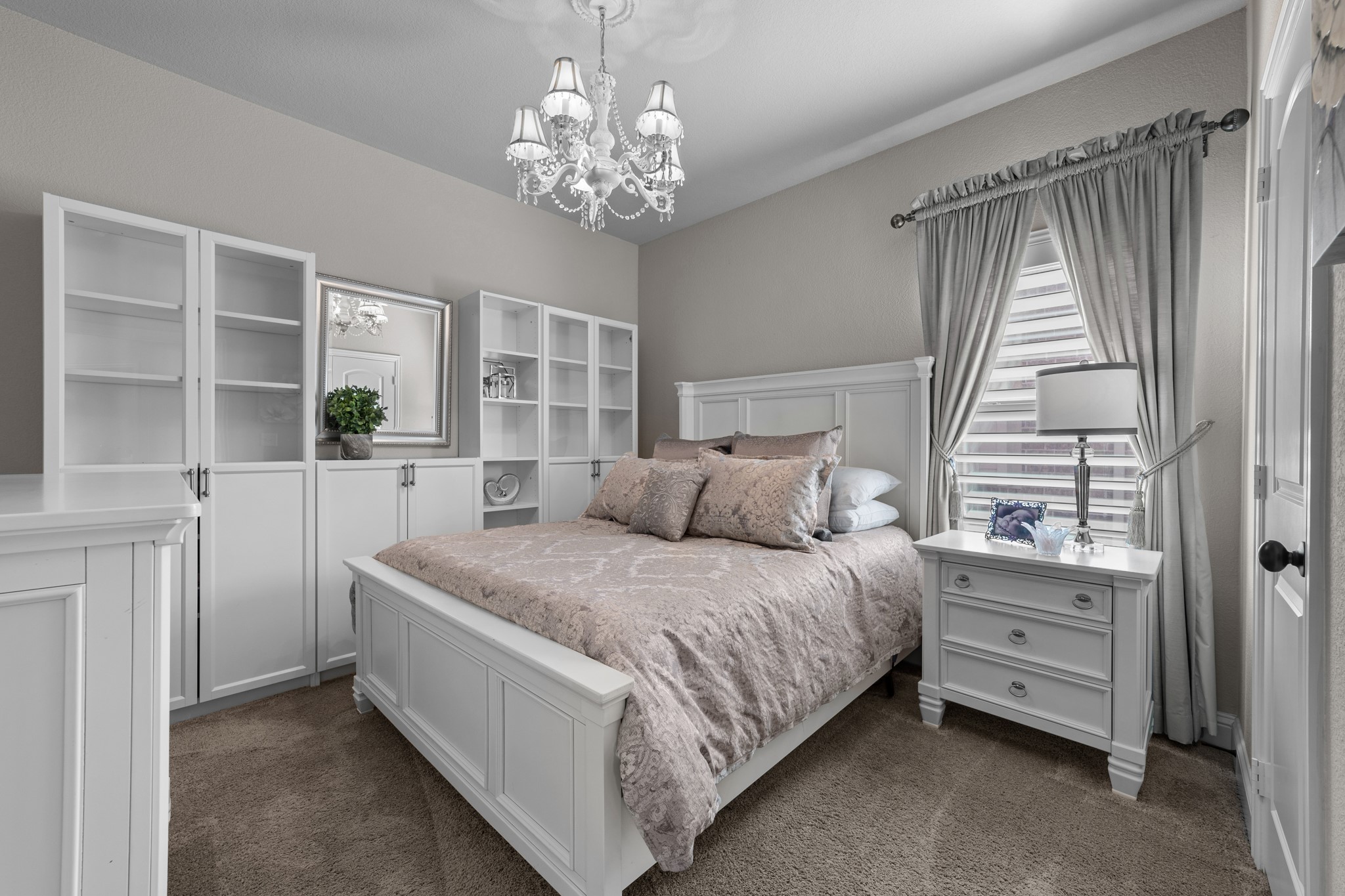 2913 Winchester Avenue