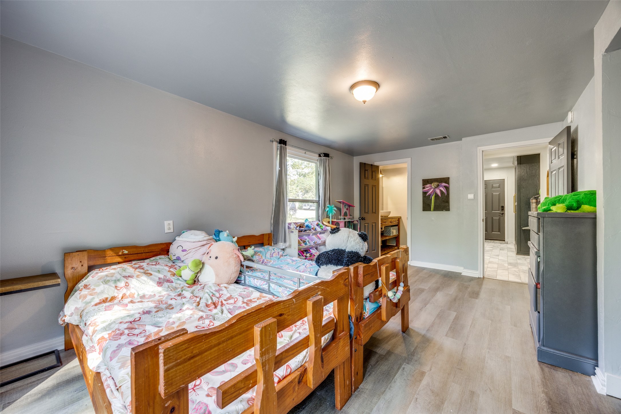 1406 W Shepherd Street