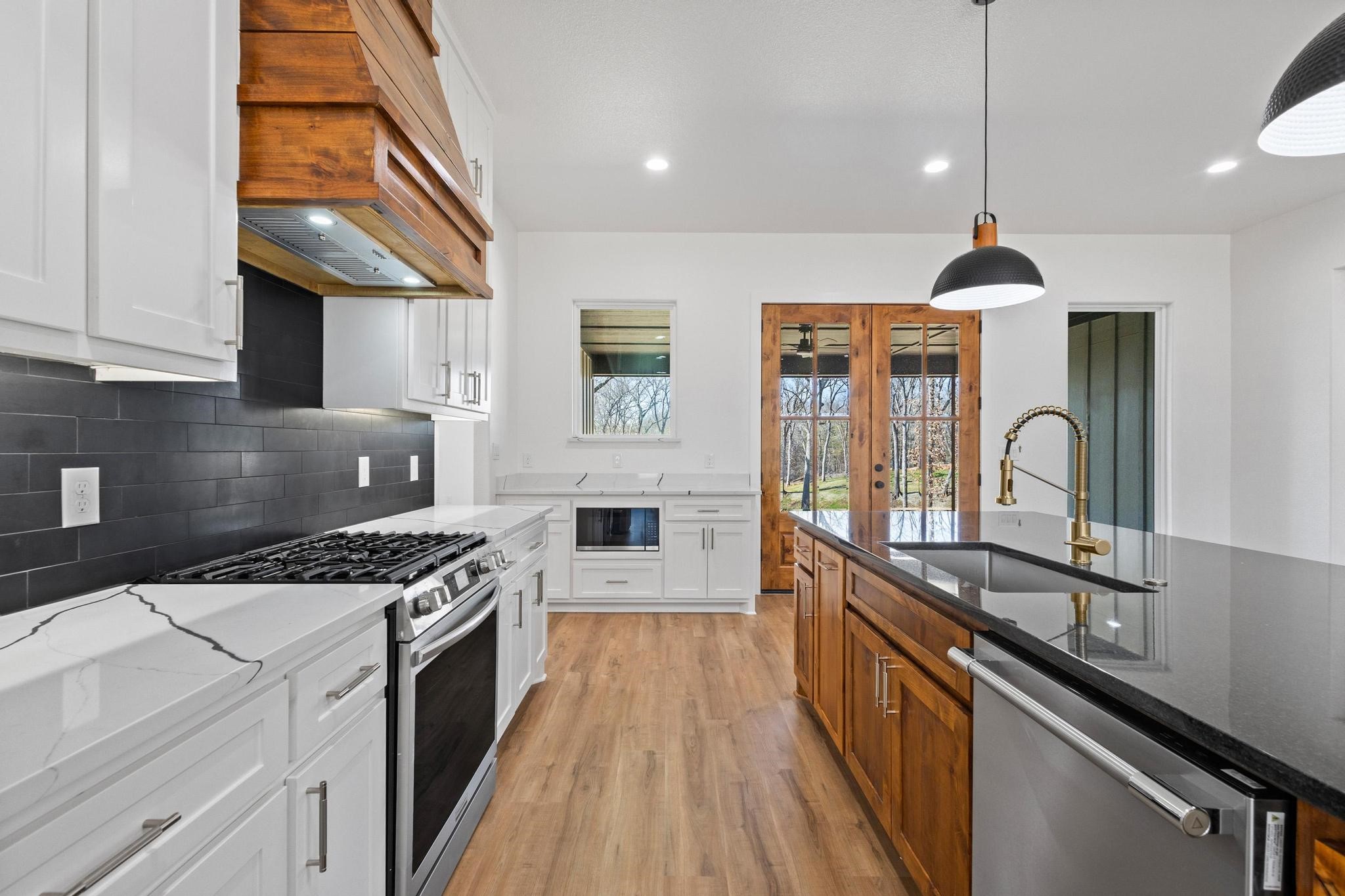 1513 Desvoignes Road