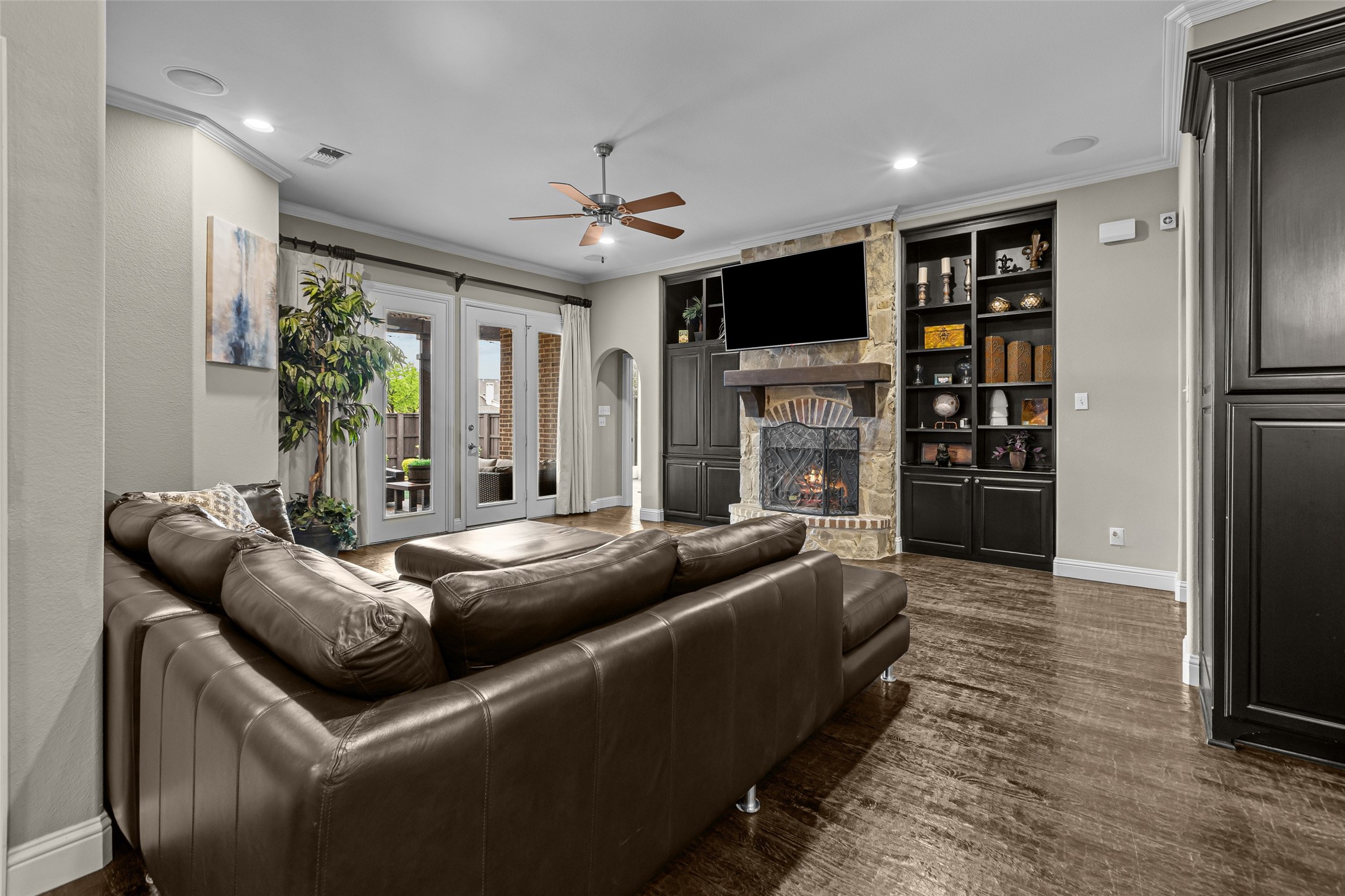 429 S Hampton Court
