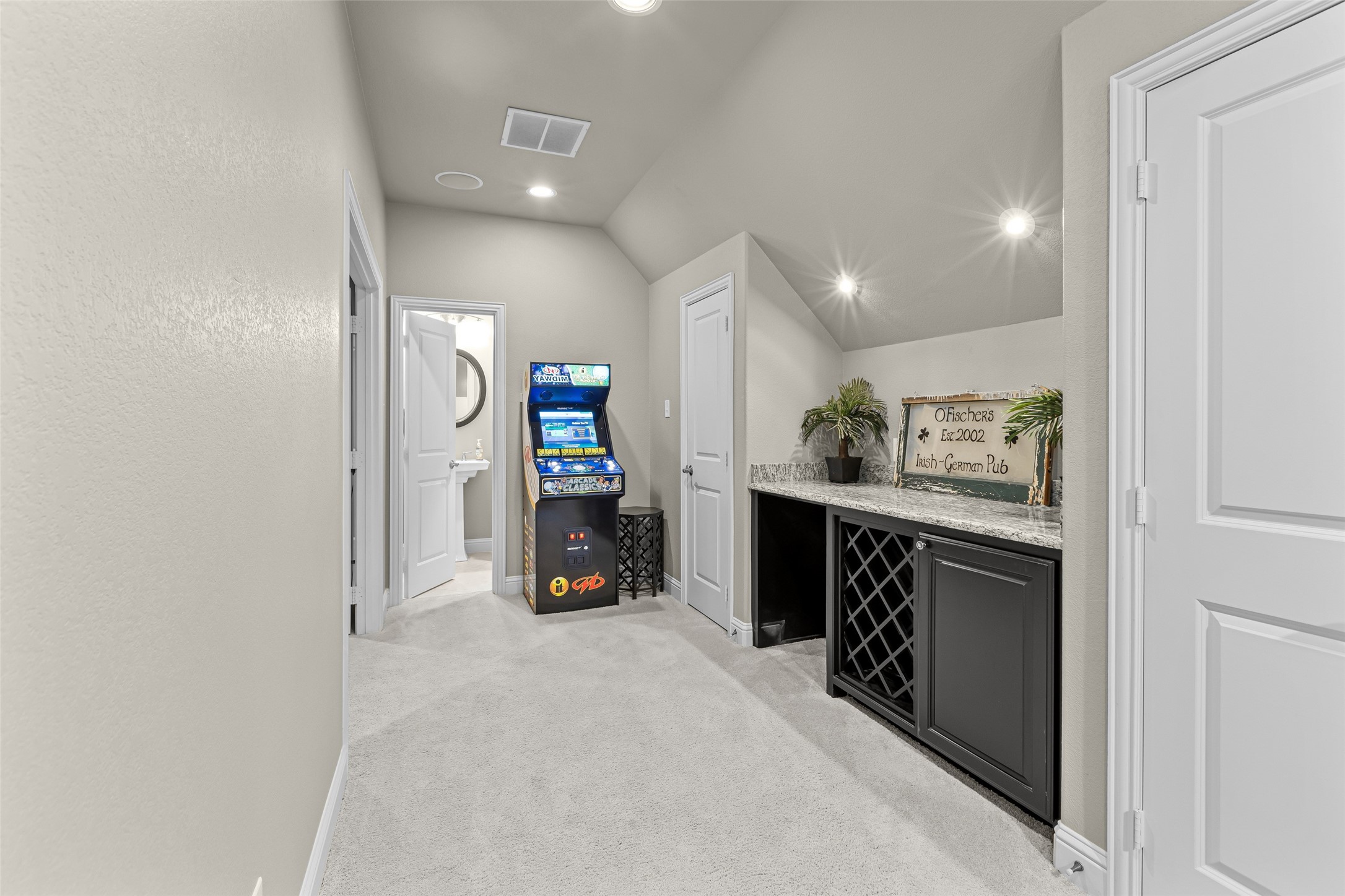 429 S Hampton Court