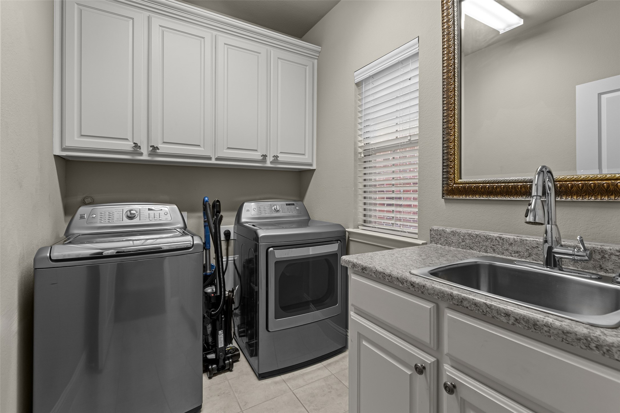429 S Hampton Court