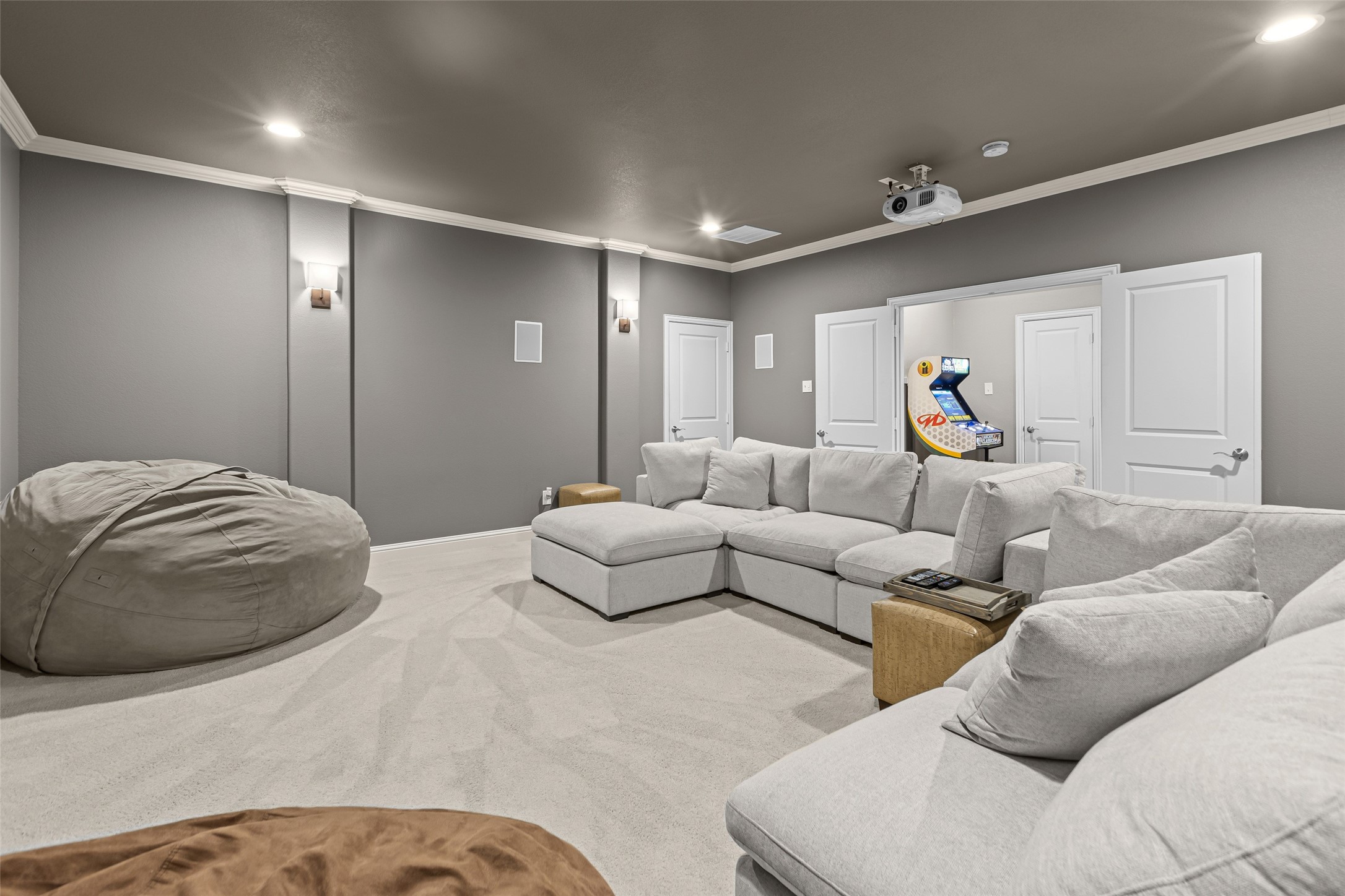 429 S Hampton Court