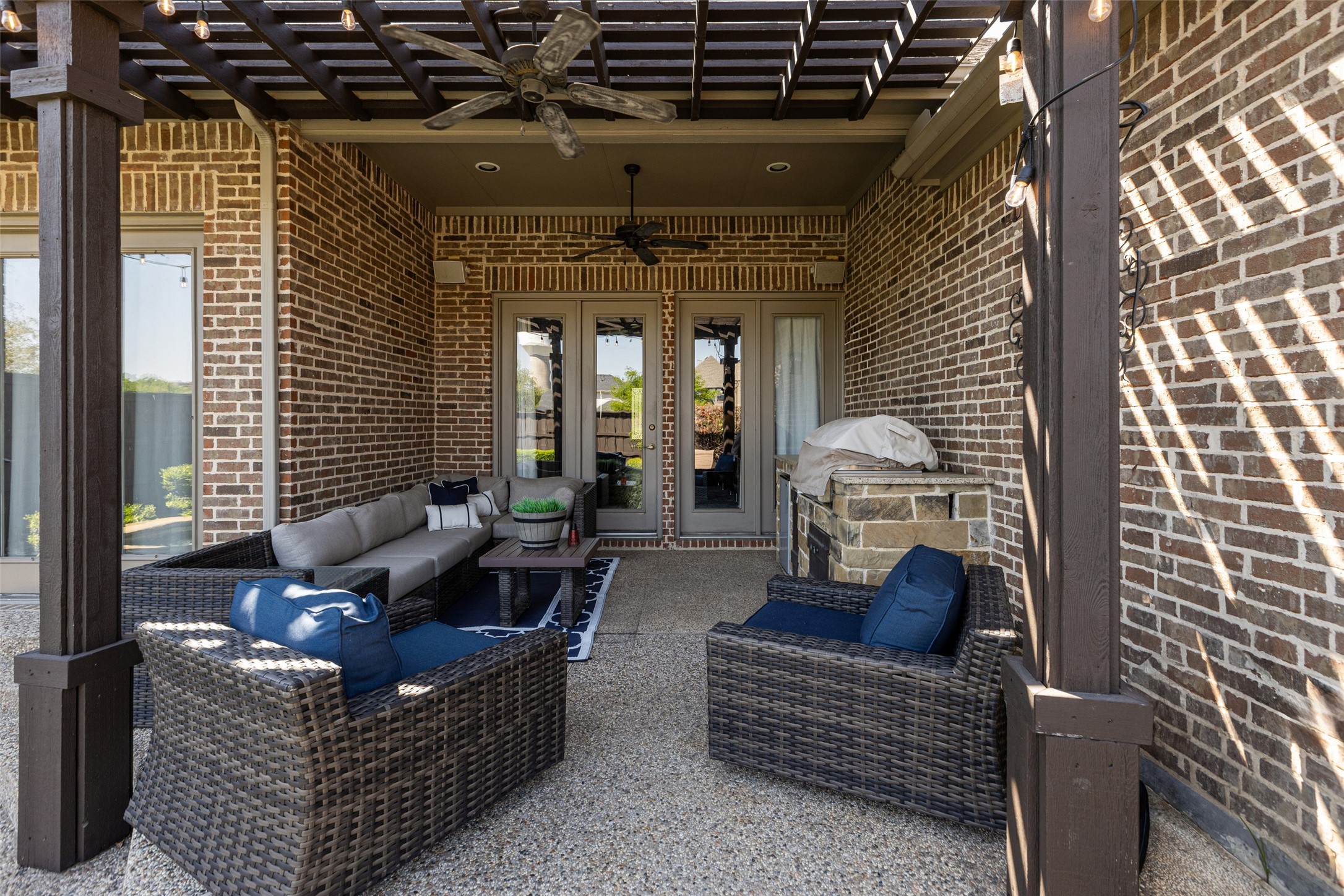 429 S Hampton Court