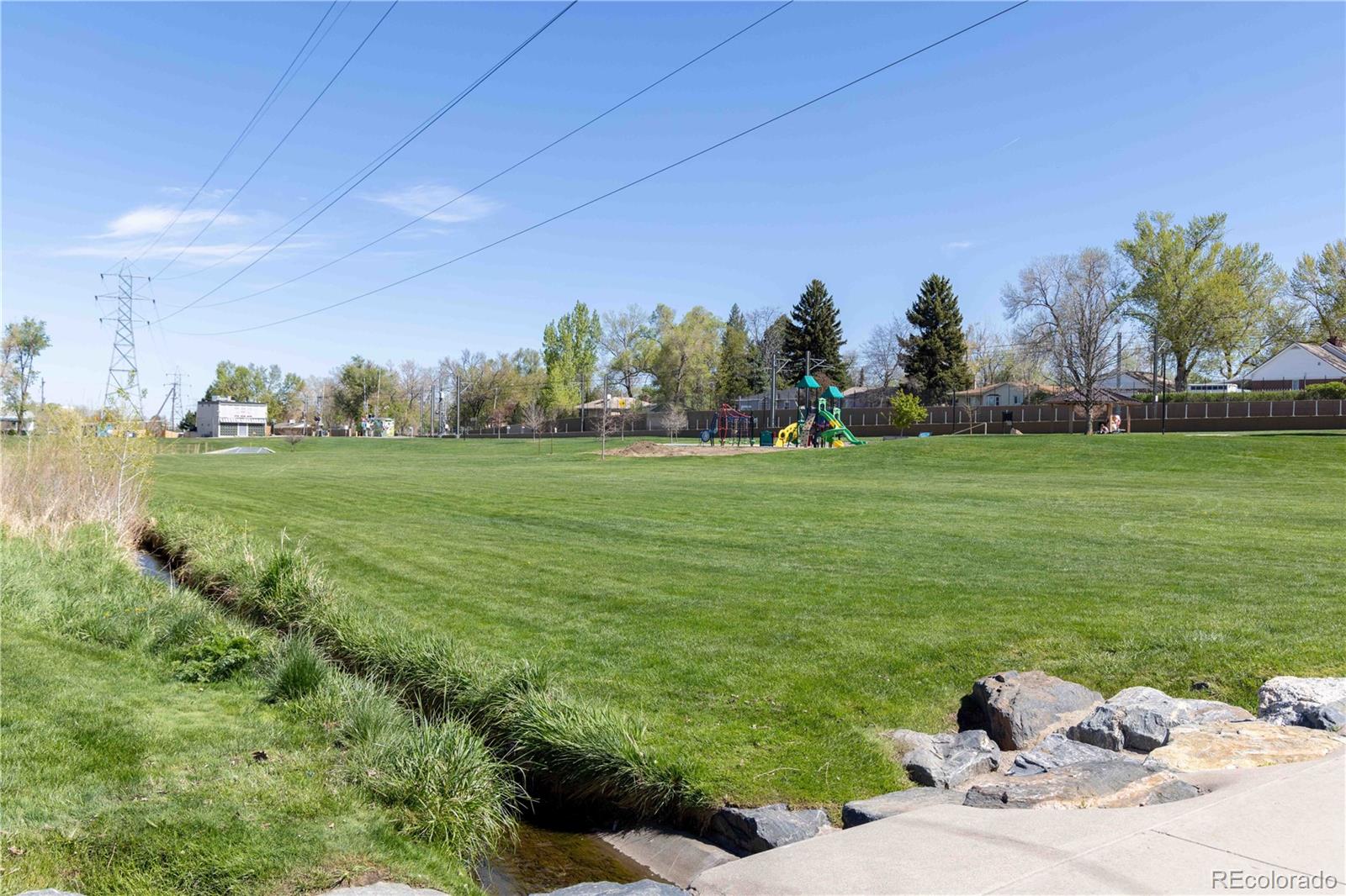 1021 Carr Street Unit: 17