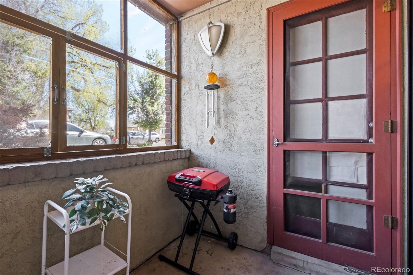 1021 Carr Street Unit: 17